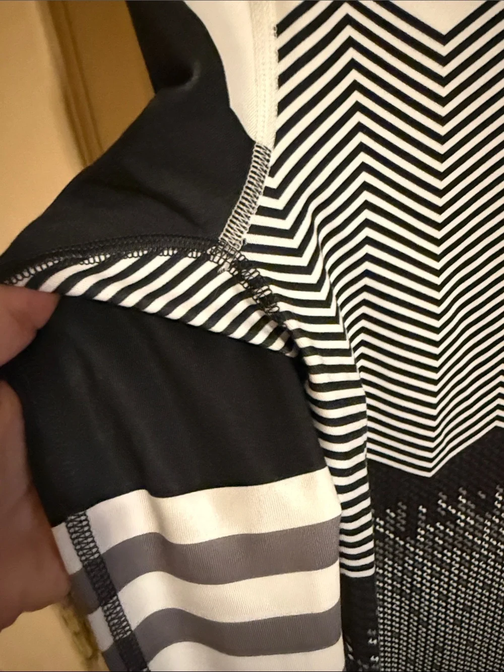 Nike Pro Women’s Black & White Patterned Dri-Fit NWOT